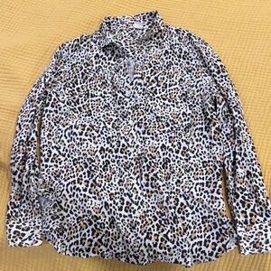 GAP women’s White and Black Leopard Print Shirt